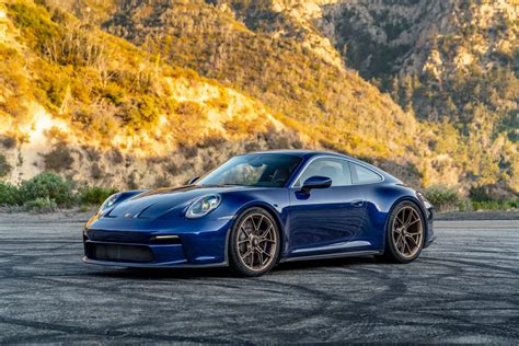 2022 Porsche 911 GT3 Touring is sports car bliss - CNET