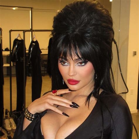 Kylie Jenner's Elvira Transformation Is the Ultimate Lesson in Witchy Beauty