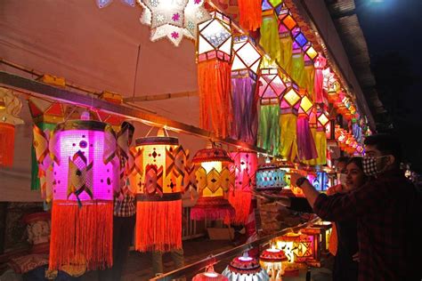 No rush at bus stations ahead of Diwali festival - pune news - Hindustan Times