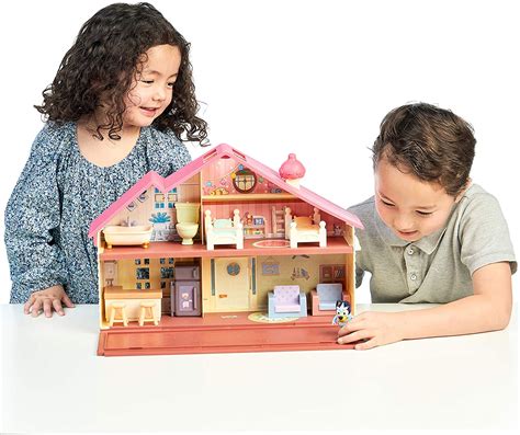 Bluey Mega toy house with 4 figures - YouLoveIt.com