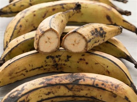 Plantain vs Banana: Know the Difference! - Northern Nester