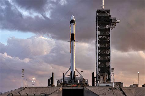 SpaceX’s Crew Dragon and Falcon 9 head to Pad 39A for historic launch debut - Teslarati | nSc ...