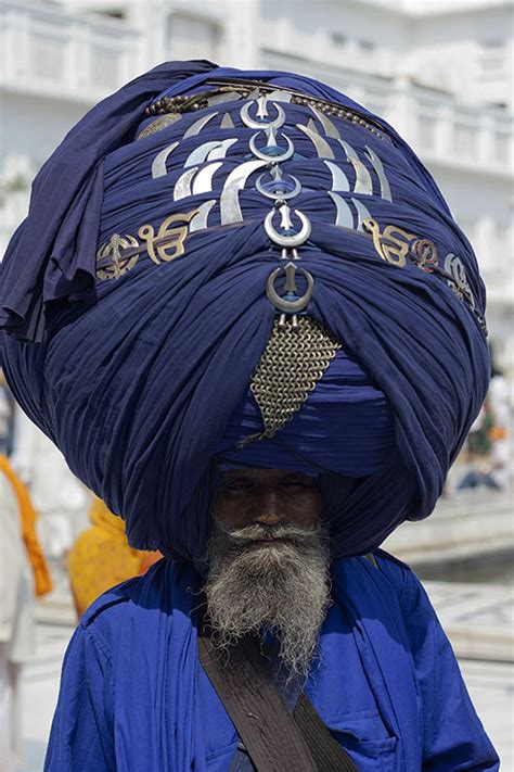 The Monumentality of the Sikh Turban | Hint Fashion Magazine