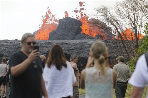 Hawaii records 270 earthquakes in one day | Daily Mail Online