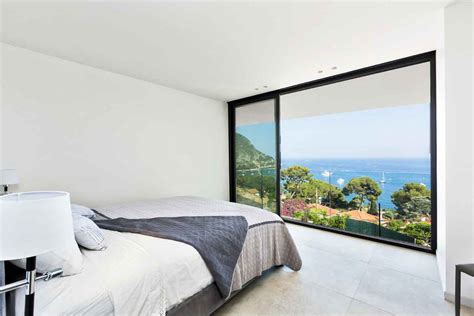 Cote d'Azur luxury holiday Villa with Heated Pool and Gym to Rent in Eze.