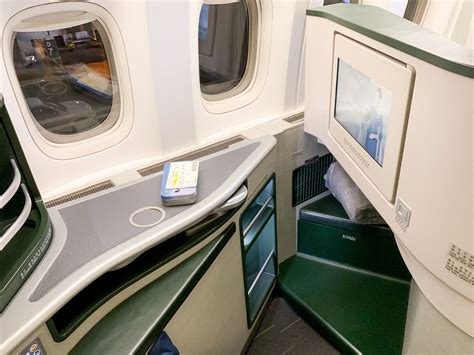 Flight review: EVA Air 777 business class from Houston to Taipei