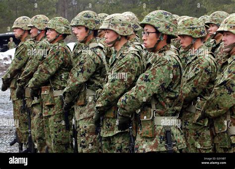 Soldiers japan ground self defense force hi-res stock photography and images - Alamy