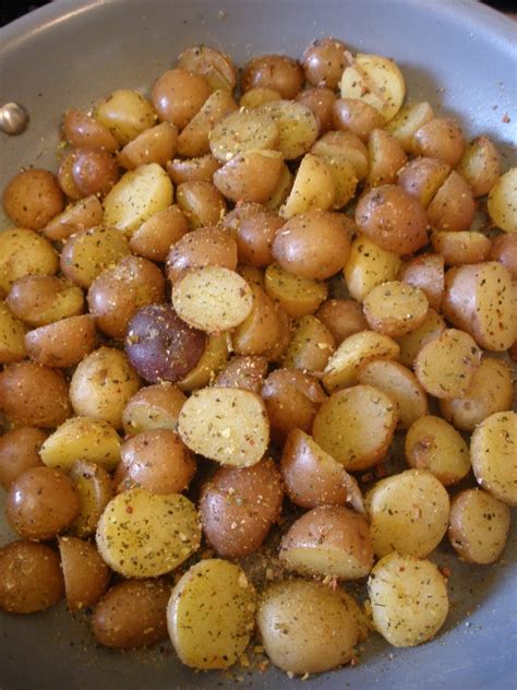 the half cut cook: Easy Seasoned Pan-Fried Potatoes