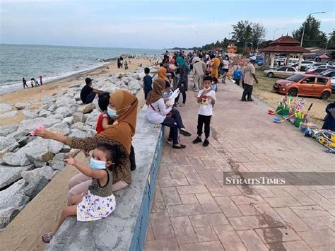 Festival-like atmosphere at popular Kelantan beaches | New Straits ...