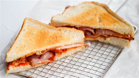 Easy Bacon Butty Recipe