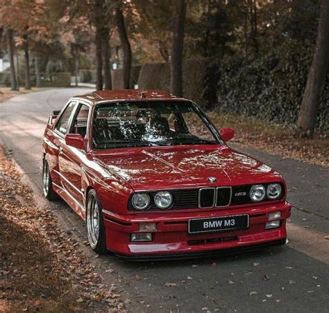 BMW E30 M3 red #BMWclassiccars | Bmw e30 m3, Bmw e30, Bmw