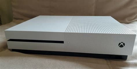 Microsoft Xbox One S 500GB White Console (with one controller ...