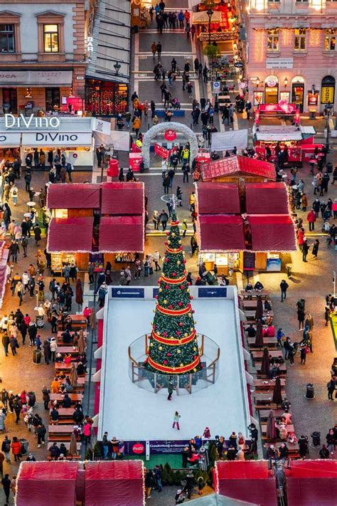 17 Festive Things to Do in Budapest in December | Christmas market, Best christmas markets ...