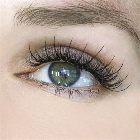 Hybrid Lash Extensions - The Wonder Shouldn’t Be Missed Out