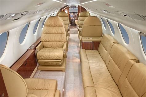 Falcon 50 interior | Luxury private jets, Car seats, Luxury