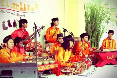 Gambang Kromong: Kesenian Musik Dan Lagu - Anomali Jakarta