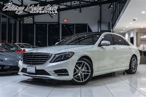 Passengers Mercedes Benz S550 Sedan