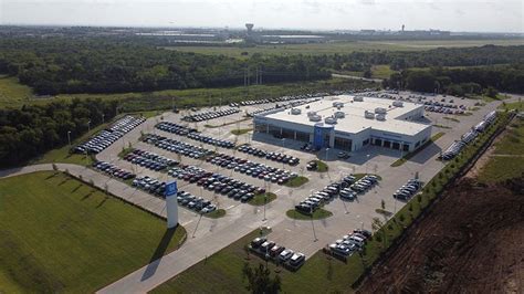 Lithia continues expansion with Calif., Texas dealership acquisitions | Automotive News