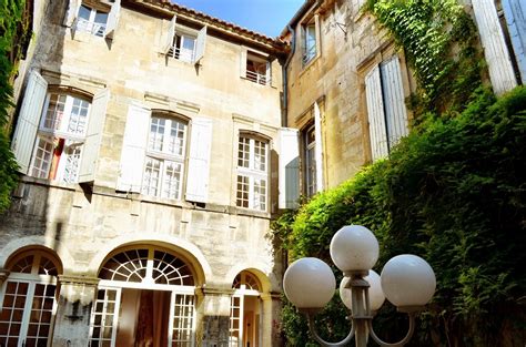 A Walk Through Beautiful Arles, France