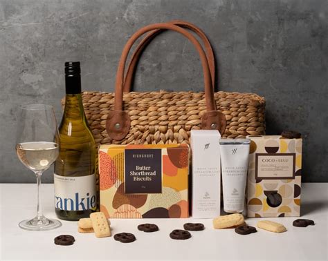 Market gourmet gift basket