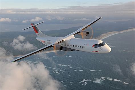 El ATR-72, uno de los mejores aviones de línea regional, cumple años ...