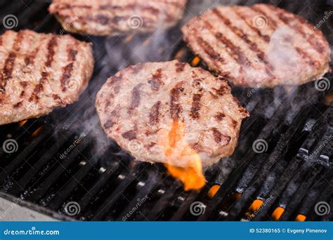 Preparing a Batch of Grilled Ground Beef Patties Stock Image - Image of eating, classic: 52380165