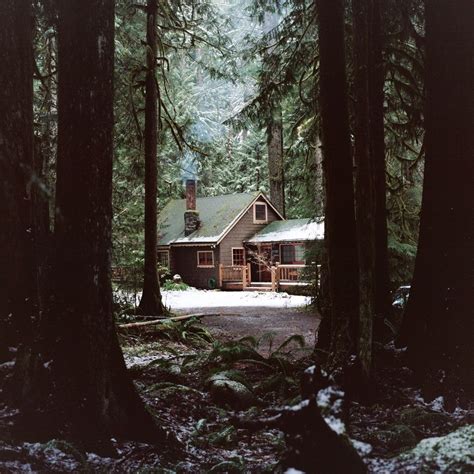 cabin in the woods on a lake...would love to have Cottage Cabin, Cabin Life, Cozy Cabin, Forest ...