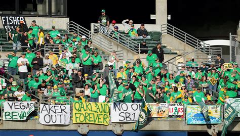 Oakland A's Fans Held A Raucous Wake For Their Team | Defector