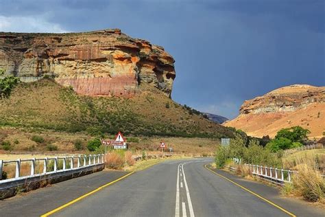 Golden Gate Highlands National Park, en route to Clarens. Accommodation in Clarens ...