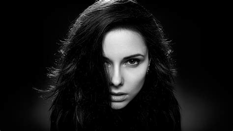 #4509593 portrait, black hair, simple background, women, face - Rare Gallery HD Wallpapers