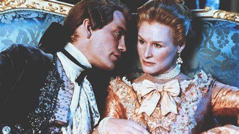 Dangerous Liaisons (1988) Movie Summary and Film Synopsis