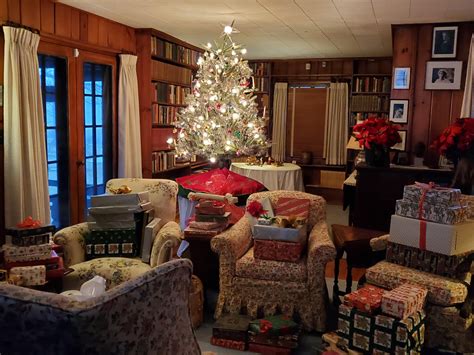 Eleanor Roosevelt's living room decorated for Christmas as the former ...