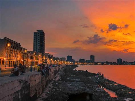 Havana sunset - Quirky Cruise