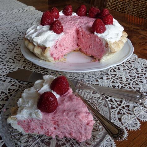 Strawberry Bavarian Cream Pie