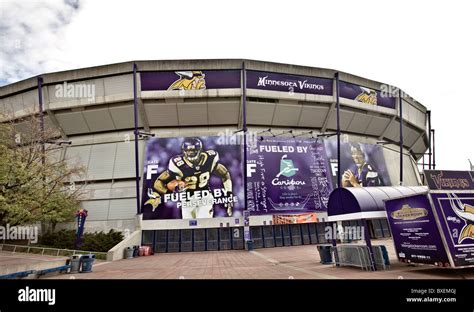 Minnesota vikings stadium roof hi-res stock photography and images - Alamy