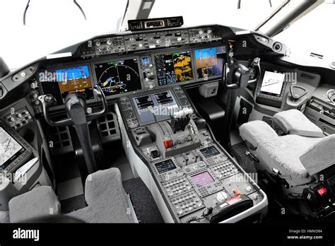 Boeing 787 Cockpit Displays - Qualitywings Simulations 787 Virtual ...