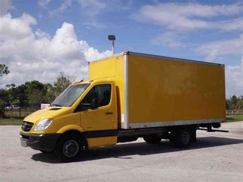 Mercedes-Benz Sprinter 3500 Box Truck (2011) : Van / Box Trucks