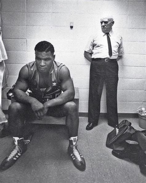 Mike Tyson before his professional boxing debut in 1985. | MadJack ...