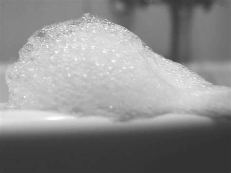 Bathtub Full Of Bubbles - Bathtube Insight