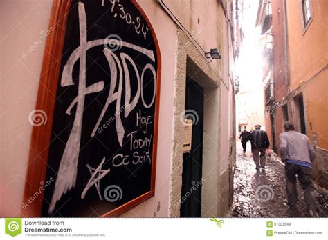 EUROPE PORTUGAL LISBON ALFAMA FADO Editorial Stock Image - Image of night, portugal: 61303549