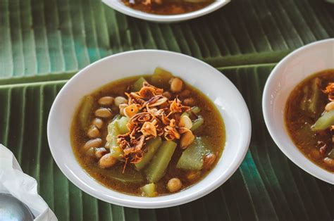 GREEN PAPAYA SOUP – GEDANG MEKUAH – Bettina Schoeps