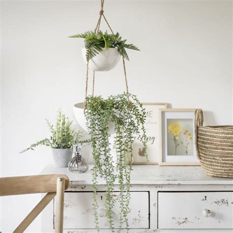 2 White Ceramic Hanging Planters H70 | Maisons du Monde