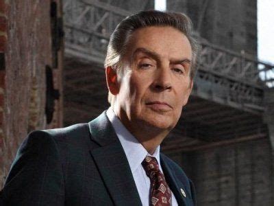 Jerry Orbach as Detective Lennie Briscoe | Actor studio, Jerry orbach, Actors