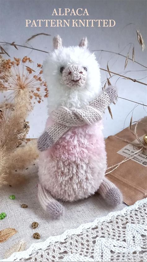 ALPACA PATTERN KNITTED