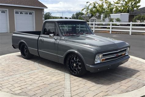 1968 CHEVROLET C10 CUSTOM PICKUP