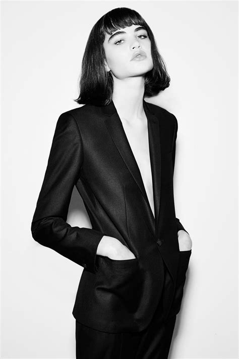 Pin by Dominika Smagur on • Black • | Editorial fashion, Androgynous outfits, Androgynous fashion