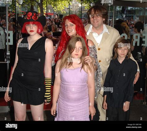 Jonathan ross family hi-res stock photography and images - Alamy