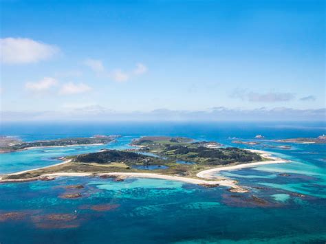 Fly Direct to Tresco Island with Penzance Helicopters | Tresco Island