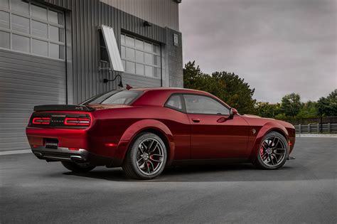 Challenger SRT Hellcat Gets a Widebody for 2018 | Automobile Magazine