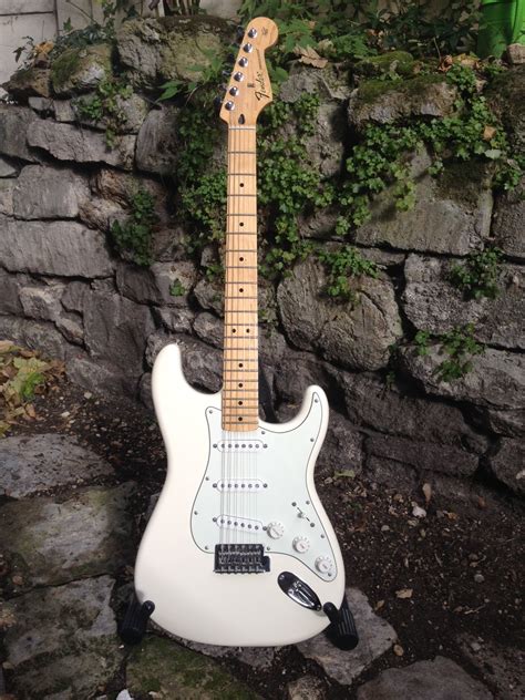 Fender Standard Stratocaster [2009-Current] image (#2013302) - Audiofanzine